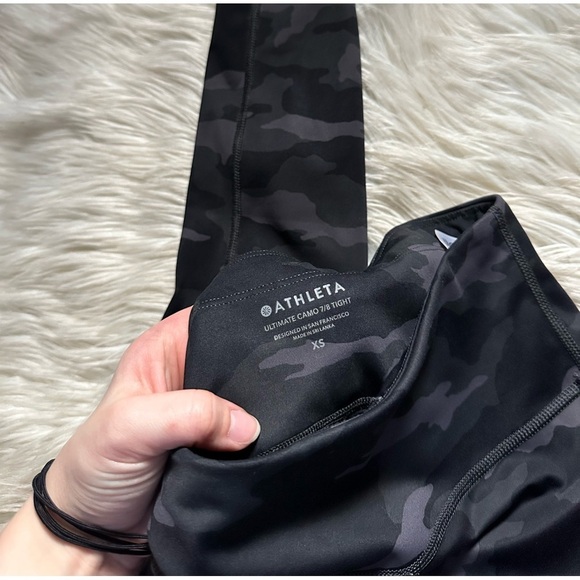 ATHLETA Ultimate 7/8 Leggings In Black Camouflage - Picture 3 of 5